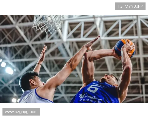 中国篮球队成功晋级世界杯八强 迎接激烈对决备战国际赛场 中国篮球队成功晋级世界杯八强 迎接激烈对决备战国际赛场