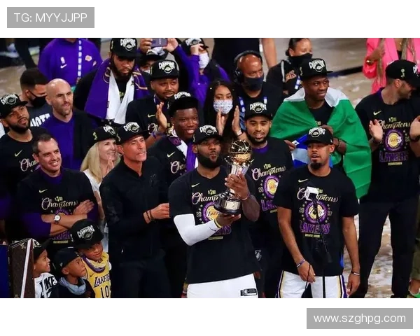 湖人新赛季全方位分析 詹姆斯与戴维斯能否带领球队重返巅峰