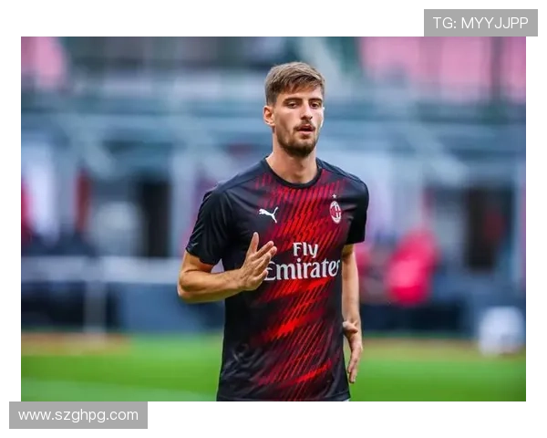 AC米兰新赛季战略布局成效初显球队重建与引援并进管理层信心提升 AC米兰新赛季战略布局成效初显球队重建与引援并进管理层信心提升