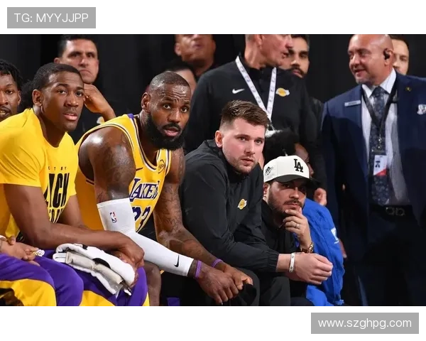 詹姆斯赛季首度缺席湖人主场对阵勇士，球队战术调整引关注